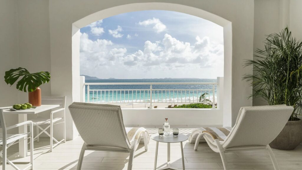 Aurora Anguilla beachfront junoir suite double